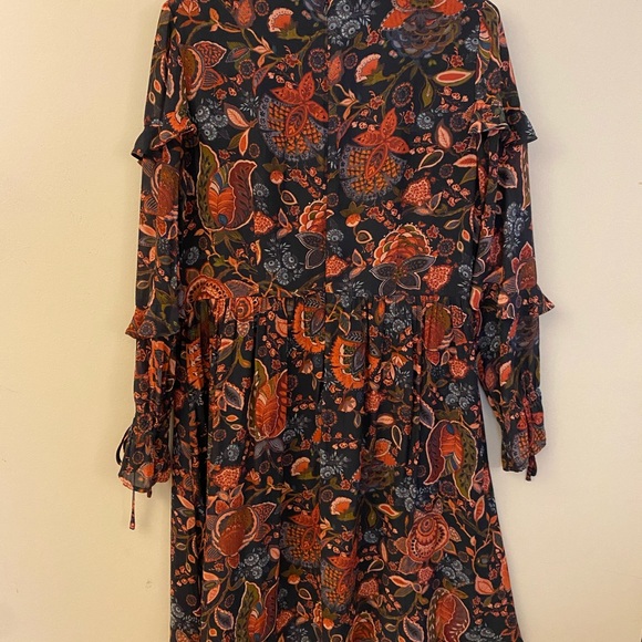 Loft Dress - Picture 2 of 3